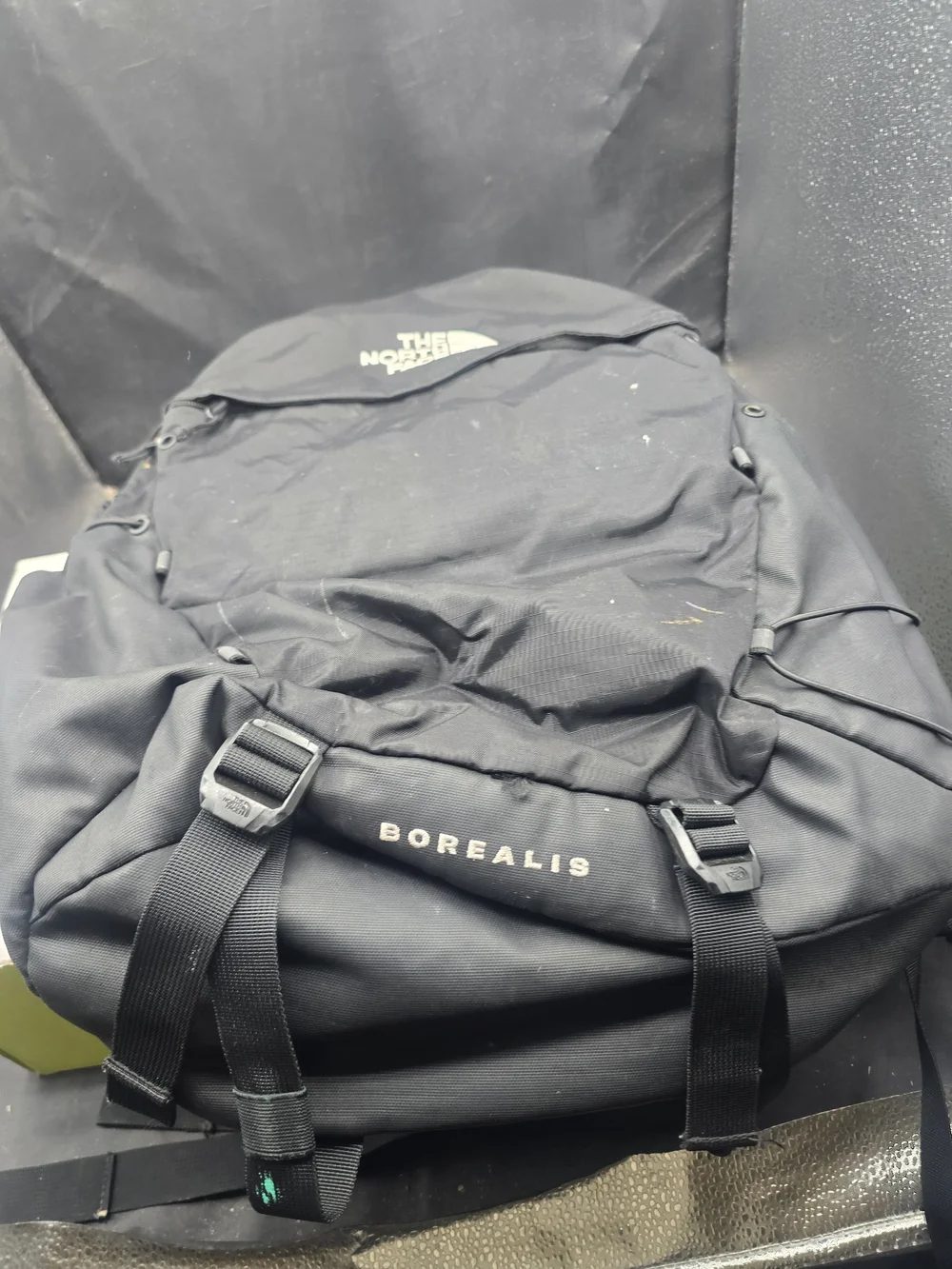 The North Face Black Men's Backpack - Durable Everyday Pack